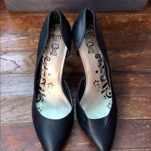 Black heels closed toe